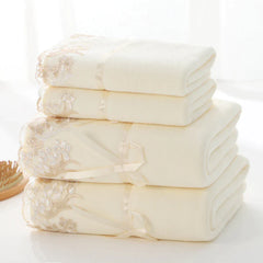 Lace Edge Absorbent Bath Towel